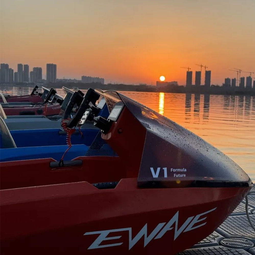 景勝地テーマパーク中国製EWAVE高級ジェットスキージェット - Rc Boat のレビューと価格